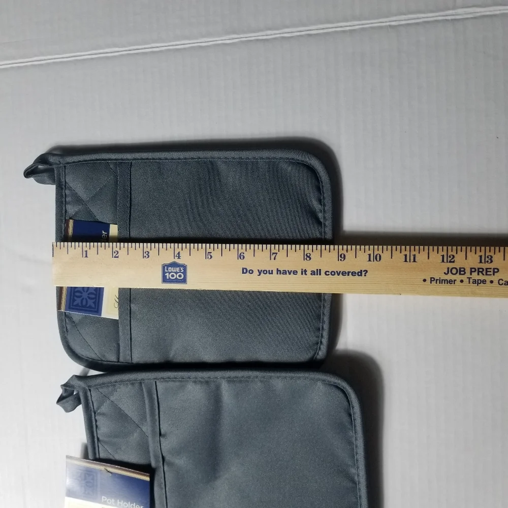 NWT HOME COLLECTION GRAY POT HOLDER SET WITH GRIP PAD